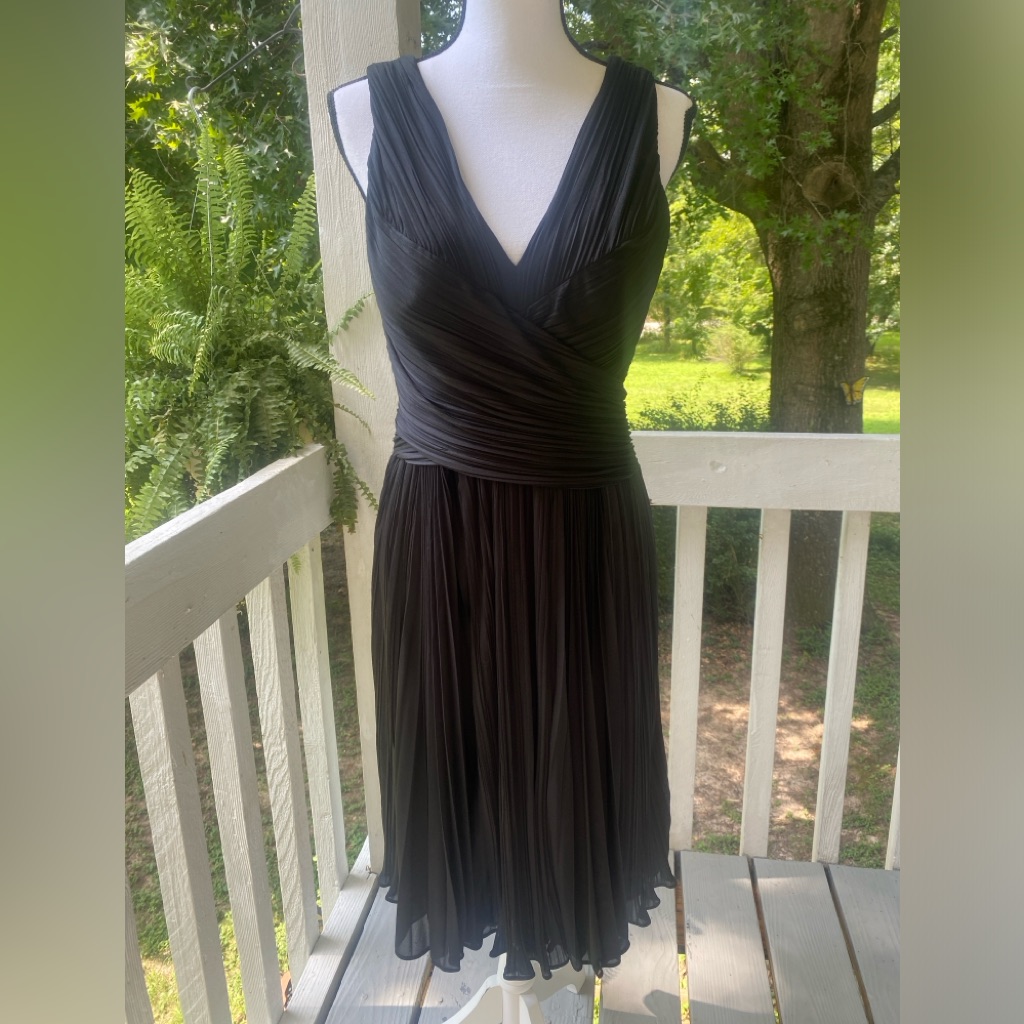 Halston Heritage Black Deep V Micro Pleated Wedding Guest Dress Sz 12 Sleeveless